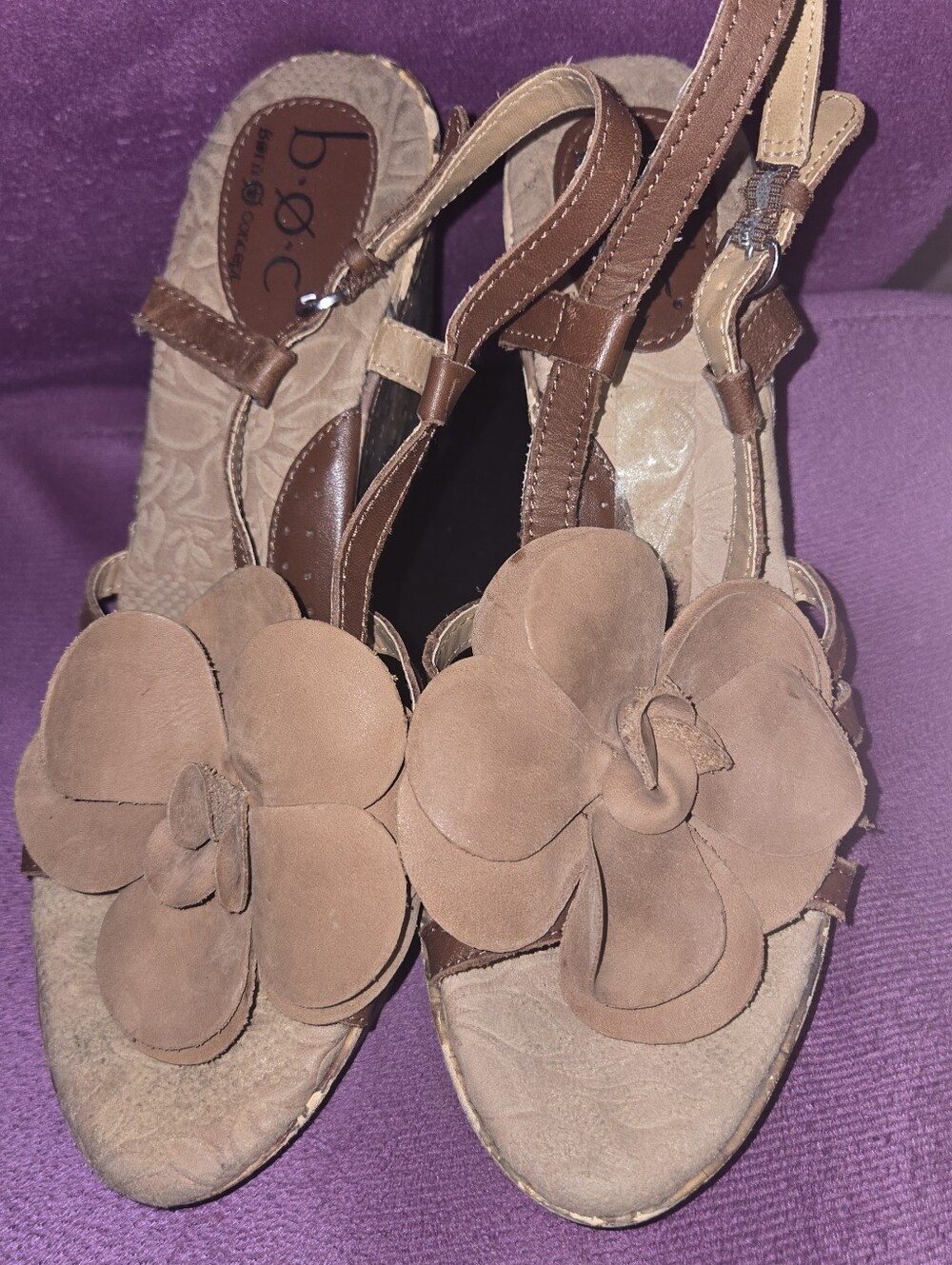 Born  Wedge Heel Flower Sandals 10